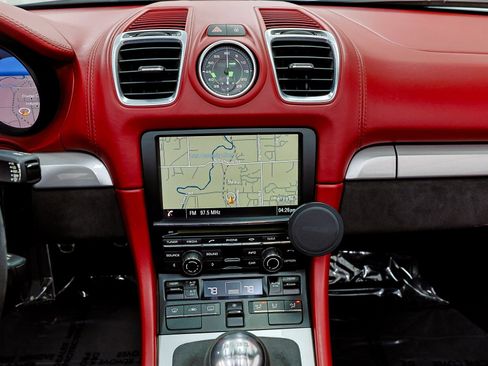 Used 2016 Porsche Boxster Spyder image 91