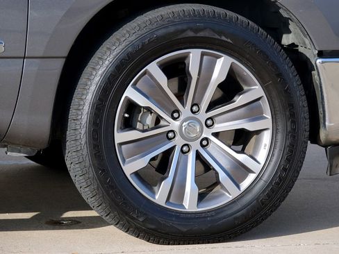 Used 2019 Nissan Titan SL image 30