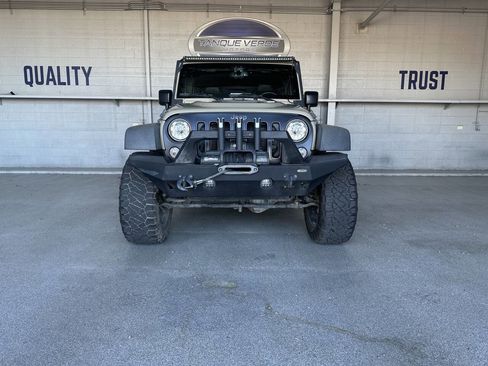 Used 2017 Jeep Wrangler Unlimited Rubicon image 7