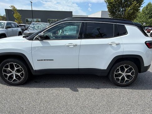 Used 2024 Jeep Compass Limited AWD/4WD image 11