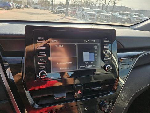 Used 2024 Toyota Camry SE image 21