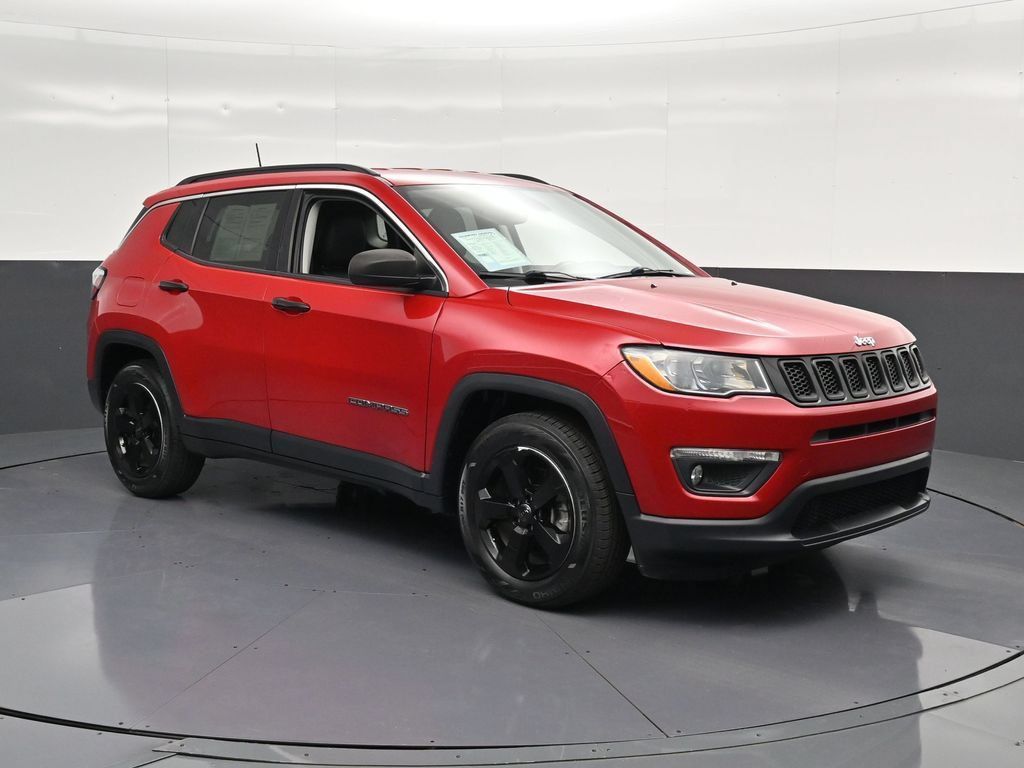 Used 2021 Jeep Compass Latitude FWD image 5