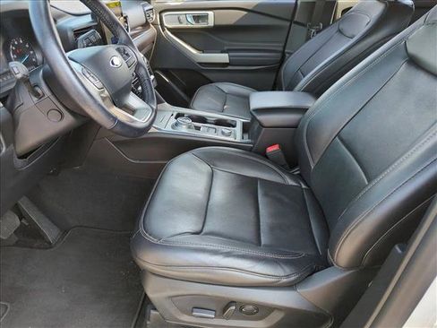 Used 2022 Ford Explorer Limited AWD/4WD image 16