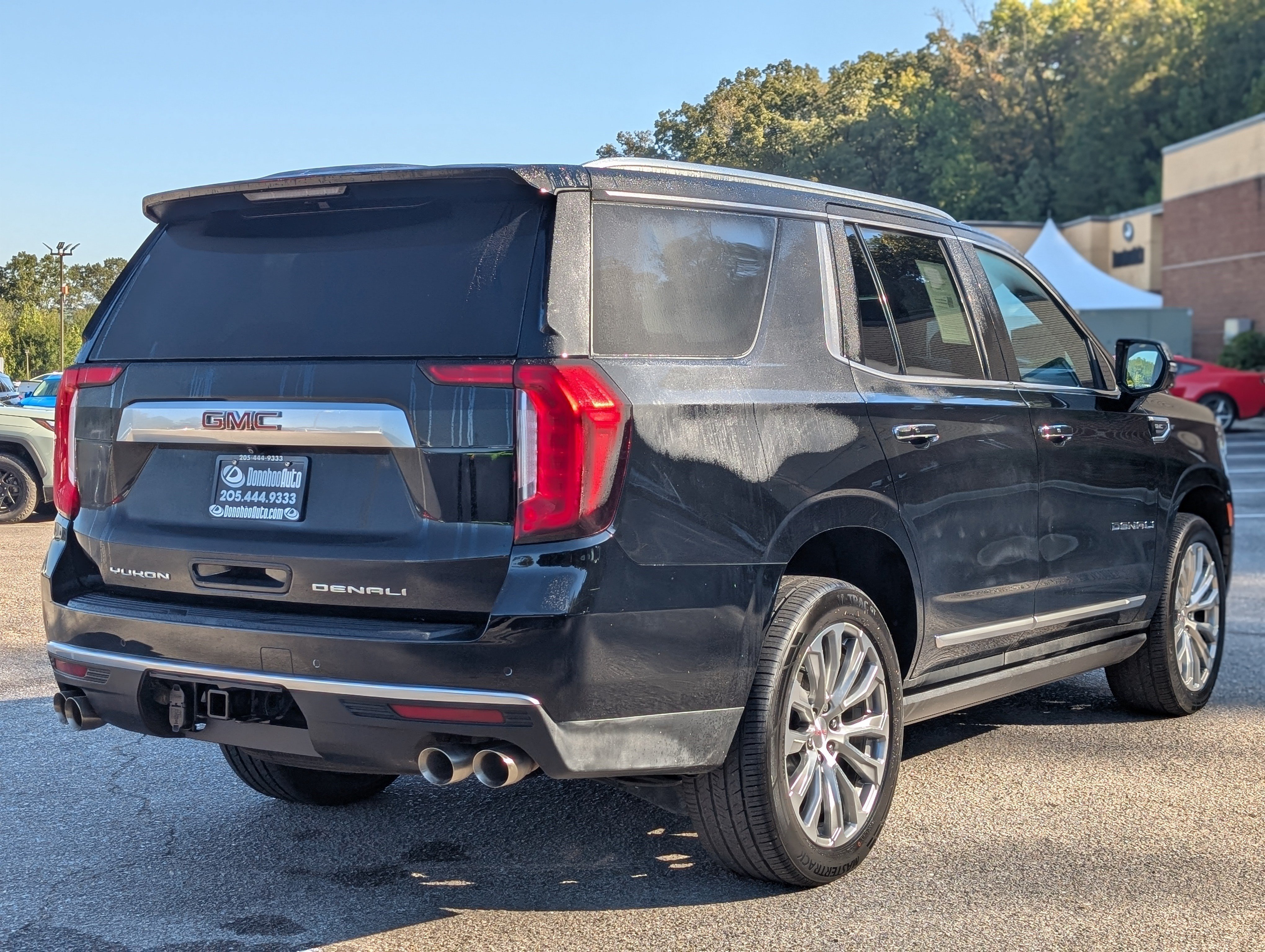 Used 2023 GMC Yukon Denali AWD/4WD image 9