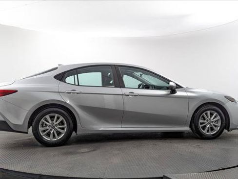 Used 2025 Toyota Camry LE FWD image 9