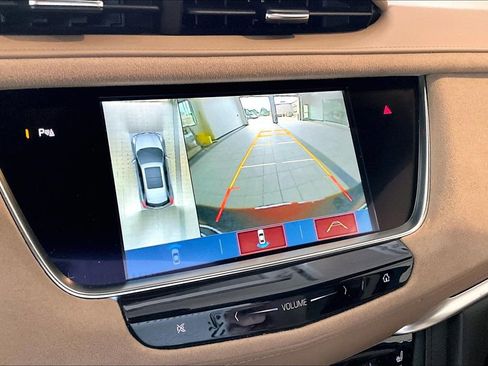 Used 2018 Cadillac XT5 Platinum image 30