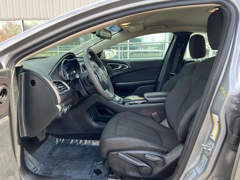 Used 2017 Chrysler 200 Limited w/ Driver Assist Package image 11