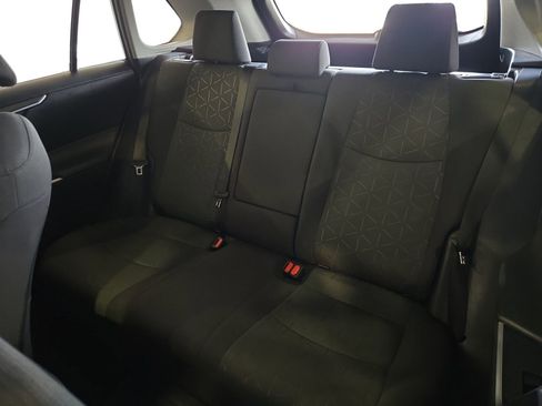 Used 2021 Toyota RAV4 XLE AWD/4WD image 24
