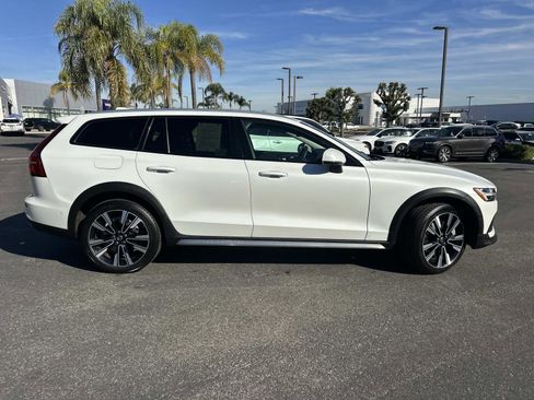 Certified 2023 Volvo V60 B5 Cross Country Ultimate w/ Climate Package image 3