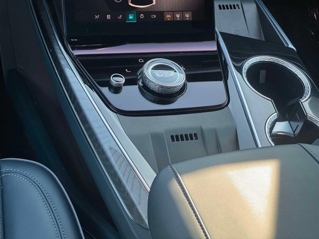 Certified 2025 Cadillac Escalade IQ Luxury 2 w/ LPO, Premium Carpet Package AWD/4WD image 5