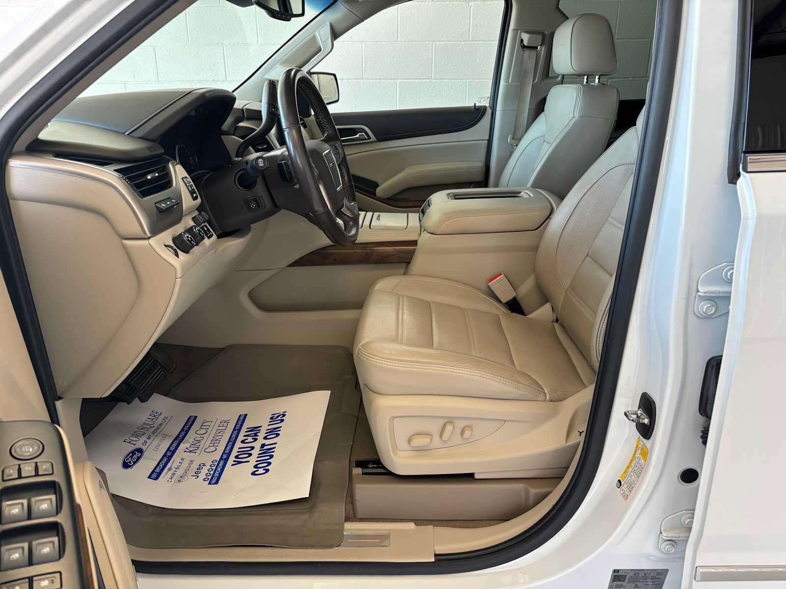 Used 2019 GMC Yukon Denali w/ Denali Ultimate Package AWD/4WD image 11