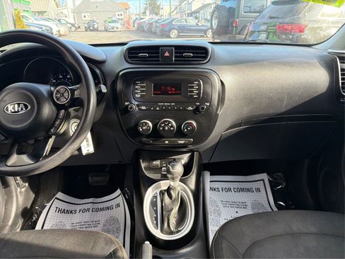 Used 2014 Kia Soul + image 14