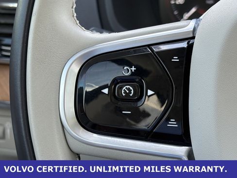 Certified 2022 Volvo XC90 T6 Momentum w/ Advanced Package image 18