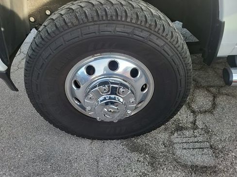 Used 2024 RAM 3500 Laramie AWD/4WD image 3