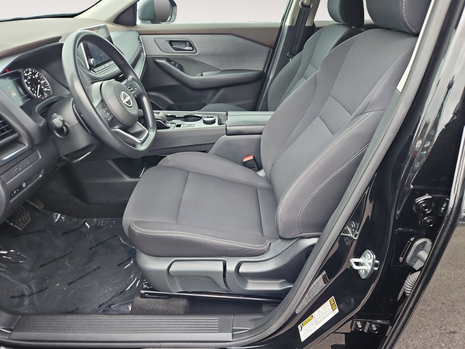 Used 2023 Nissan Rogue S AWD/4WD image 9