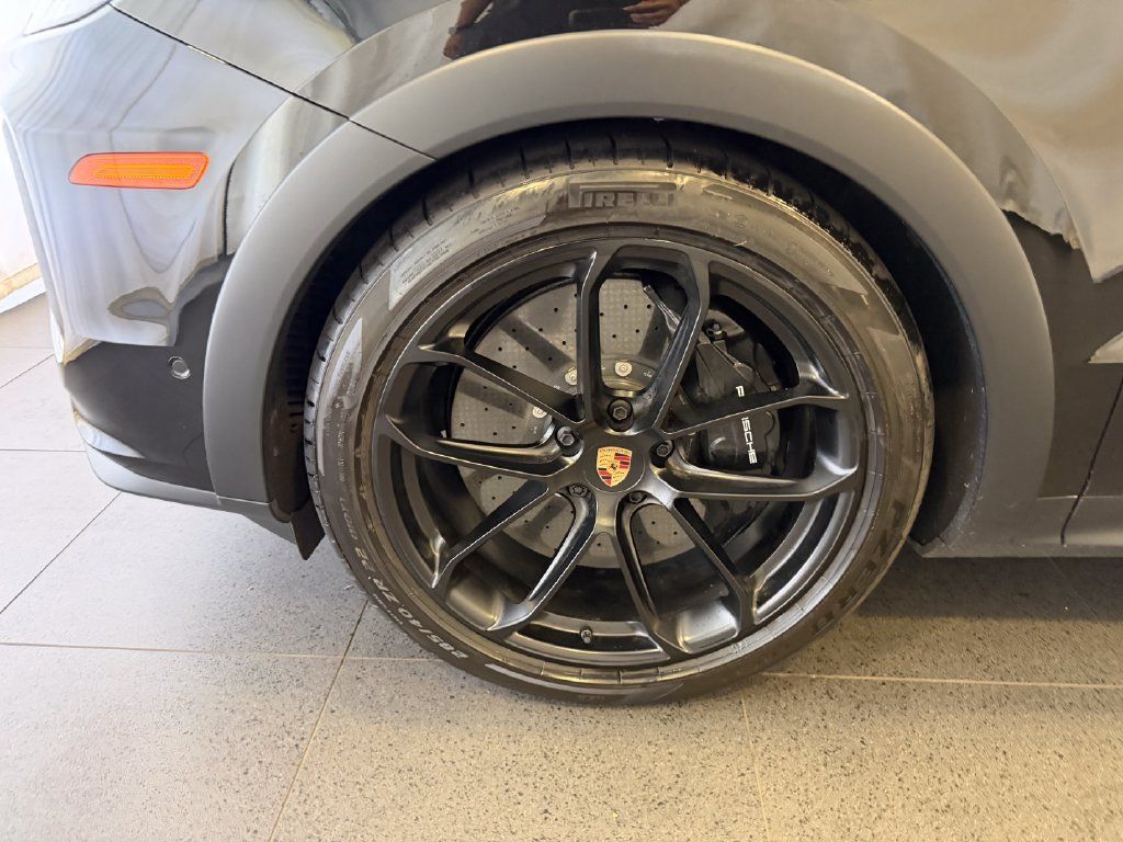 Certified 2025 Porsche Cayenne Turbo GT AWD/4WD image 10