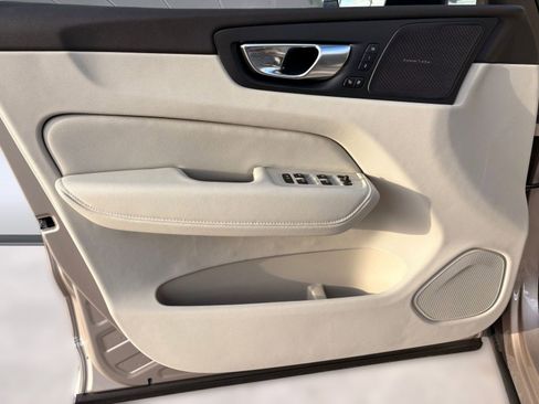New 2026 Volvo XC60 B5 Ultra w/ Climate Package image 23