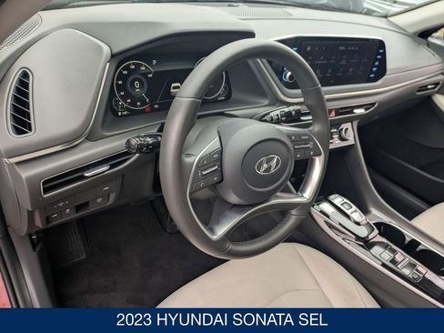 Certified 2023 Hyundai Sonata SEL w/ Convenience Package image 18
