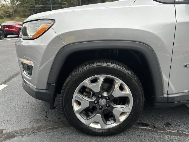 Used 2019 Jeep Compass Limited w/ Safety & Security Group AWD/4WD image 16
