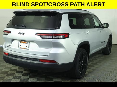 Certified 2023 Jeep Grand Cherokee L Laredo AWD/4WD image 11