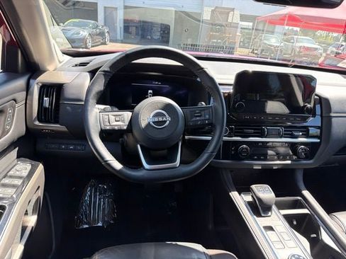 Used 2024 Nissan Pathfinder Platinum w/ Lighting Package (N93) AWD/4WD image 13