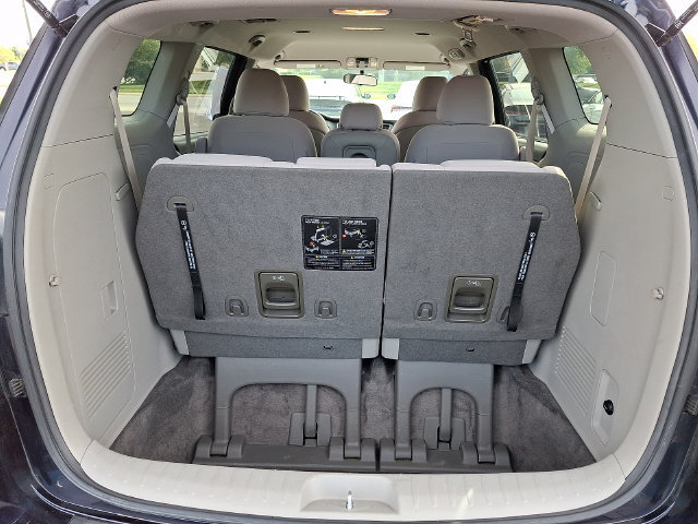 Used 2018 Kia Sedona LX FWD image 29
