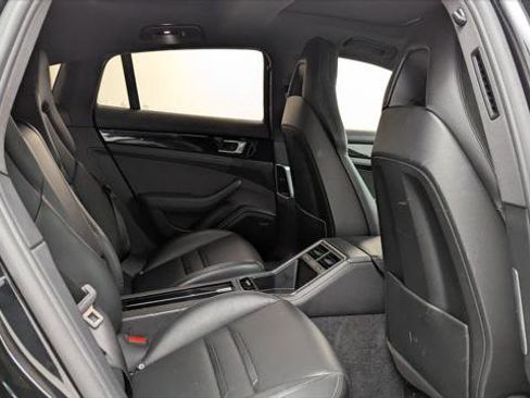 Used 2018 Porsche Panamera 4 w/ Premium Package AWD/4WD image 16