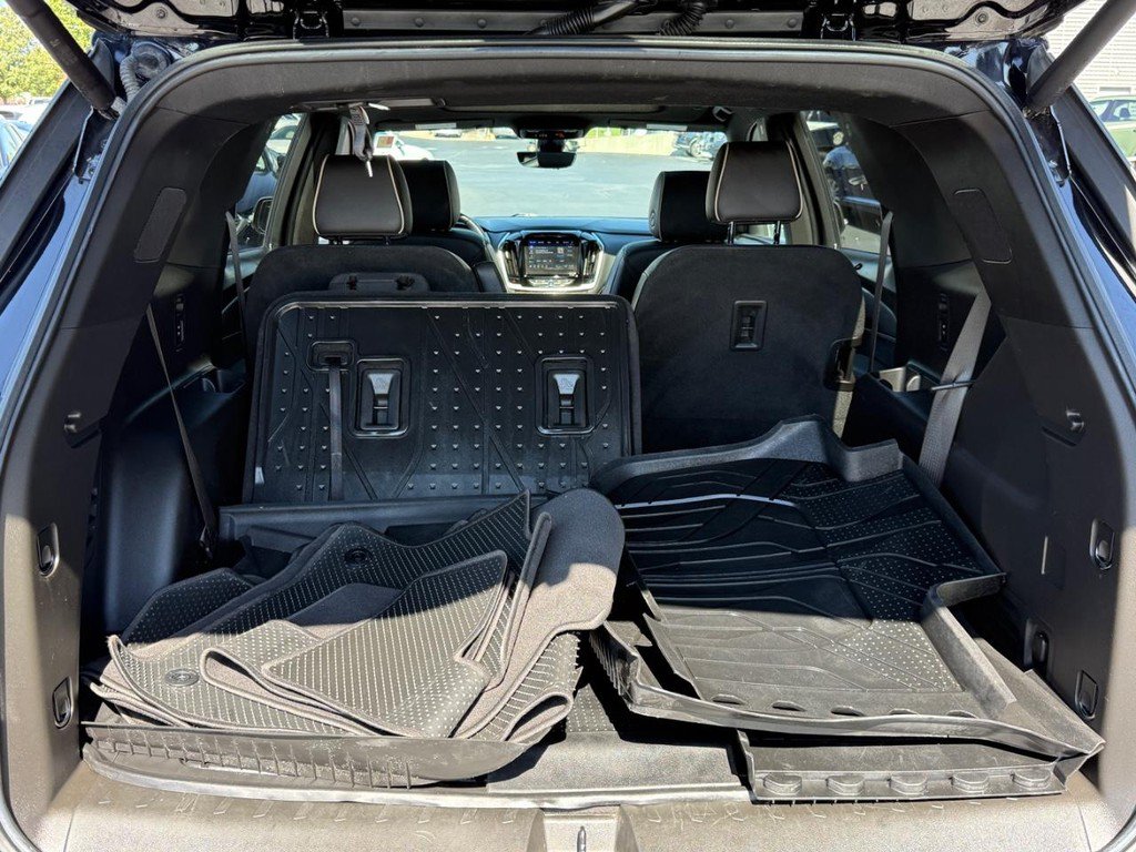 Used 2022 Chevrolet Traverse Premier w/ Redline Edition AWD/4WD image 4