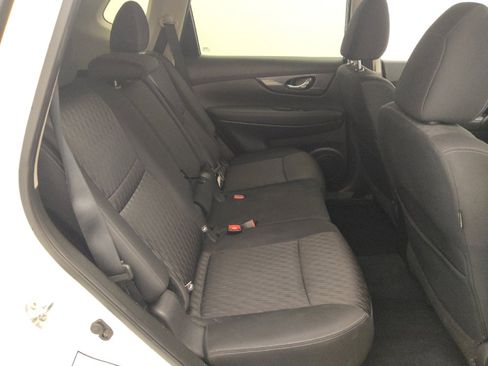 Used 2019 Nissan Rogue SV FWD image 19