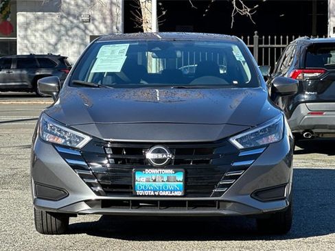 Used 2025 Nissan Versa SV image 9