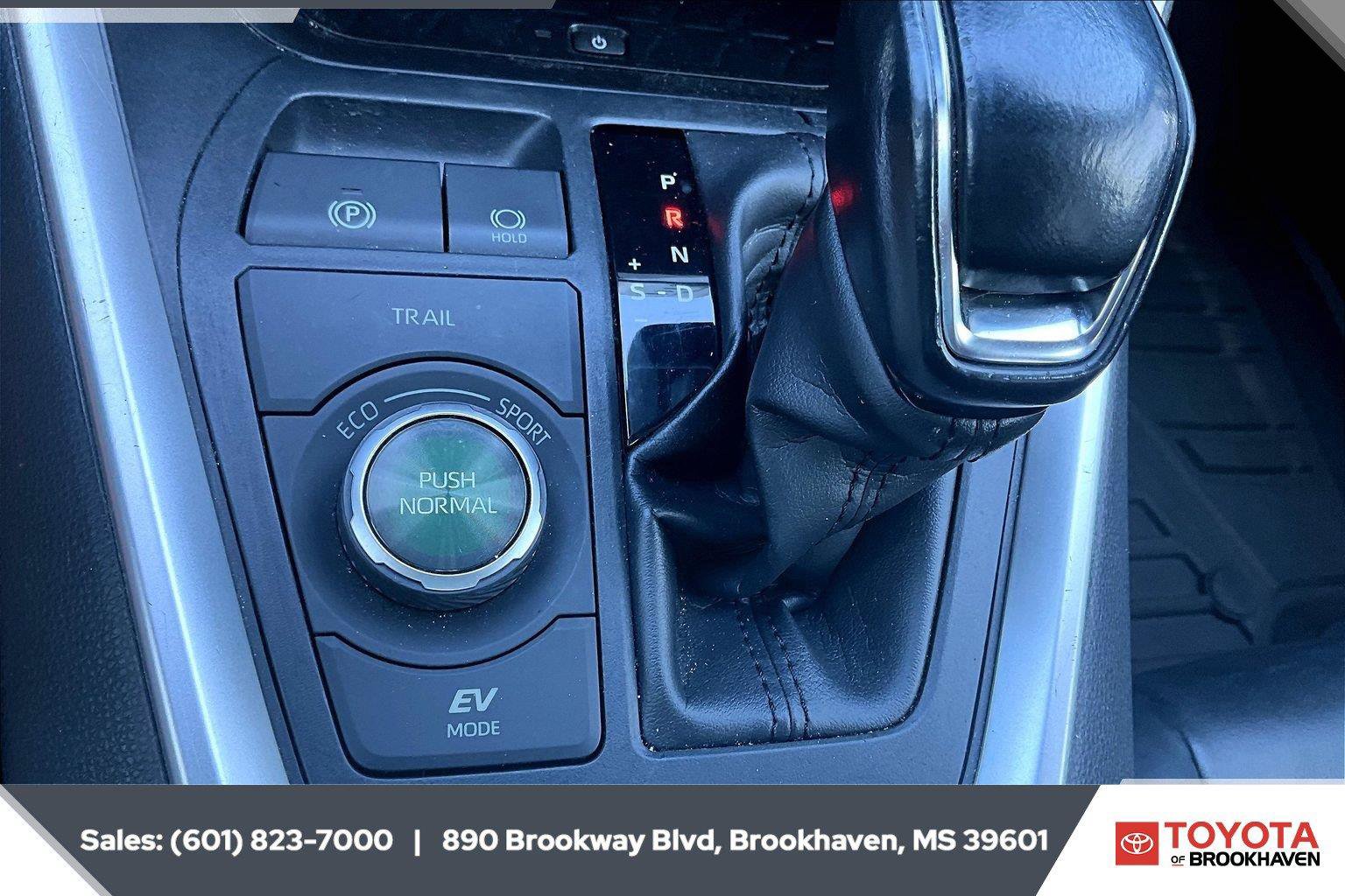 Used 2020 Toyota RAV4 XSE AWD/4WD image 23