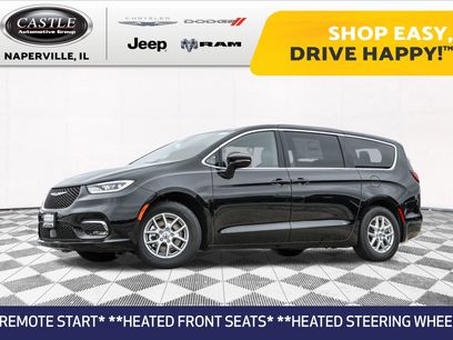 New 2025 Chrysler Pacifica Select