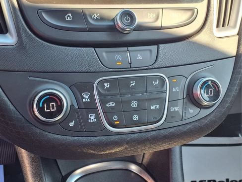 Used 2024 Chevrolet Malibu LT FWD image 12
