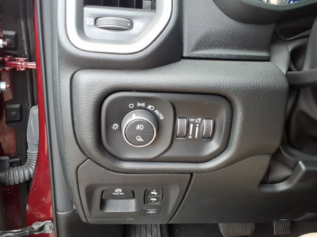 Used 2025 RAM 1500 Big Horn AWD/4WD image 15