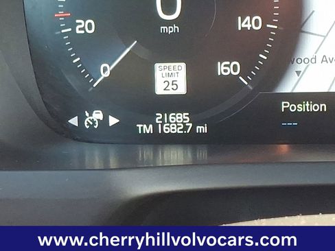 Certified 2022 Volvo XC90 T6 Momentum w/ Advanced Package image 22