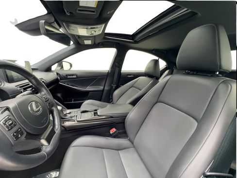 Used 2023 Lexus IS 300 w/ Comfort Package RWD image 19