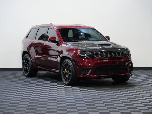 Used 2018 Jeep Grand Cherokee Trackhawk AWD/4WD image 5