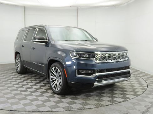 Used 2025 Jeep Grand Wagoneer 4WD w/ 8-Passenger Seating Package image 3