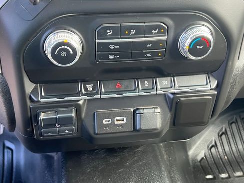 Used 2021 GMC Sierra 3500 4x4 Crew Cab w/ Convenience Package image 32