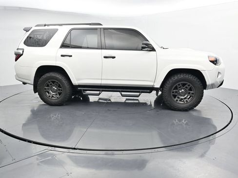Used 2020 Toyota 4Runner Venture w/ Moonroof Package AWD/4WD image 9