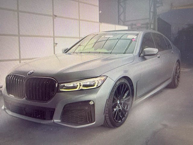 Used 2021 BMW 750i xDrive w/ Autobahn Package AWD/4WD image 2