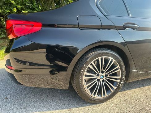 Used 2019 BMW 530i xDrive w/ Dynamic Handling Package image 9