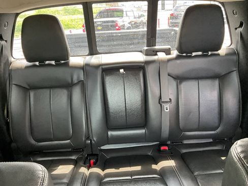 Used 2010 Ford F150 Lariat AWD/4WD image 12