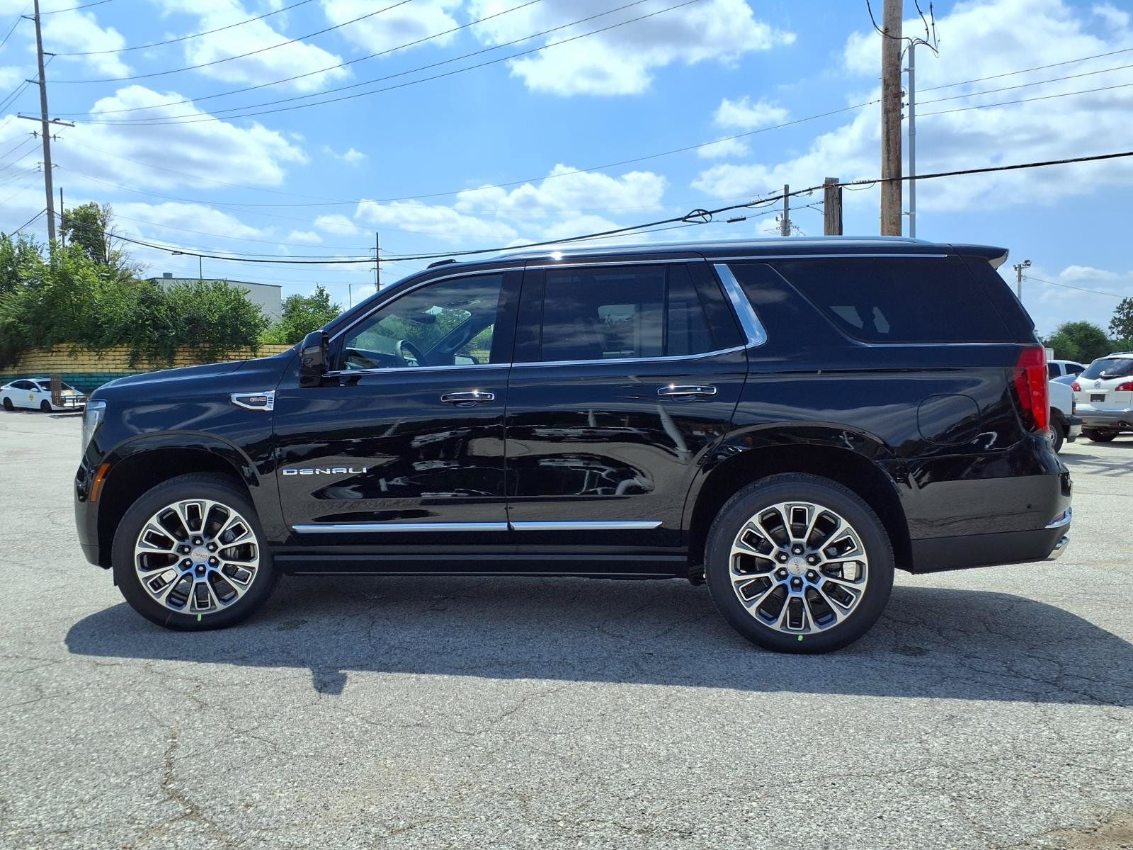 New 2026 GMC Yukon Denali w/ Denali Reserve Package AWD/4WD image 25