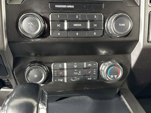 Used 2019 Ford F150 XLT w/ Equipment Group 302A Luxury AWD/4WD image 16