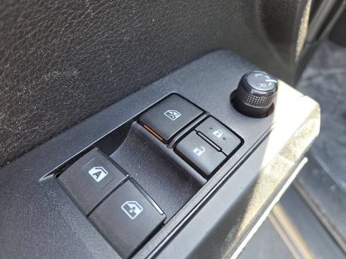 Used 2021 Toyota Tacoma SR AWD/4WD image 30