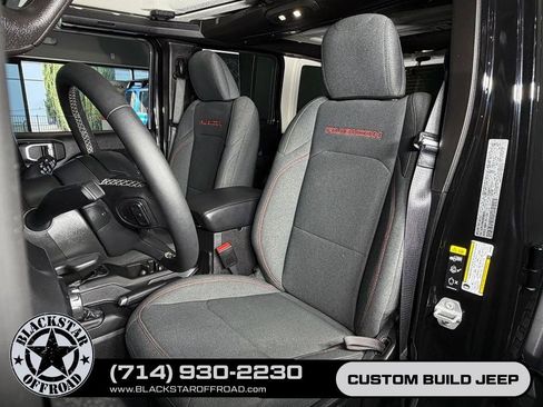 Used 2025 Jeep Wrangler Unlimited Rubicon AWD/4WD image 13