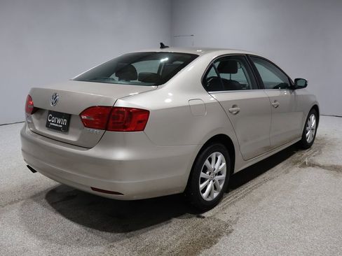 Used 2013 Volkswagen Jetta SE image 2