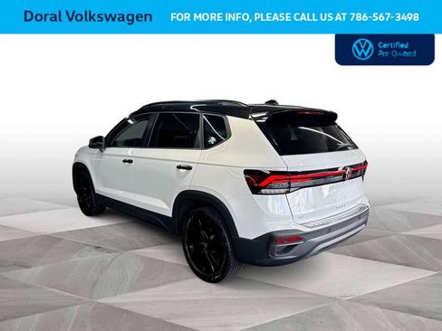 Used 2025 Volkswagen Taos SE image 6