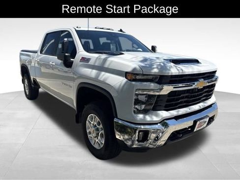 Certified 2024 Chevrolet Silverado 2500 LT AWD/4WD image 4